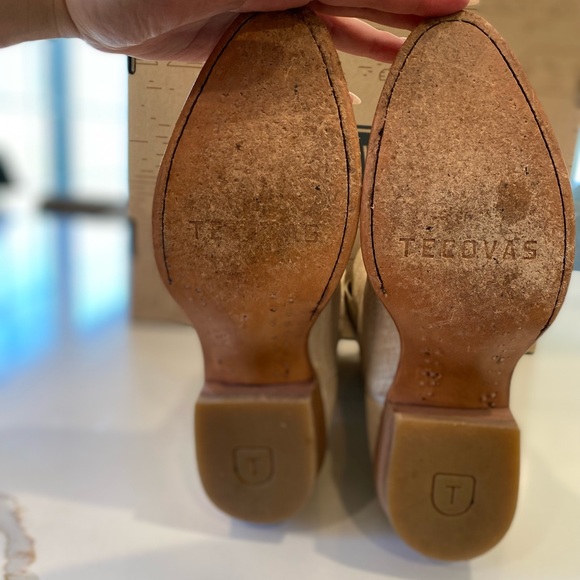 ✨Like New Women's Tecovas Chloe in Pearl 7.5✨ - Picture 8 of 8